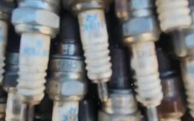 Kunstenaar creëert aap van 6 miljoenmiljard bougies