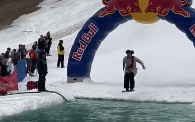 Jezus kan ook al over water skiën