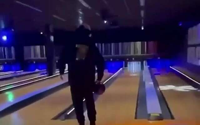 Legendarisch bowlingshot tot in de perfectie uitgevoerd