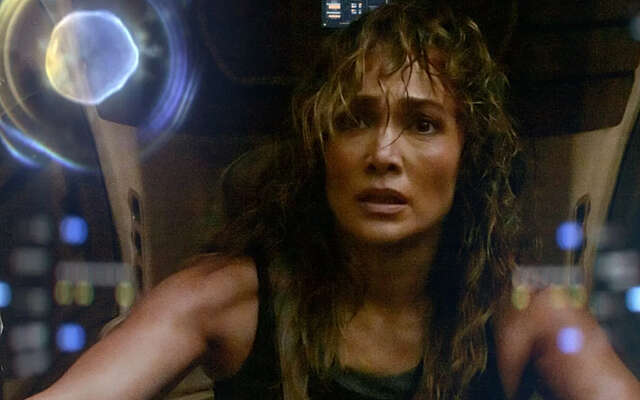 Jennifer Lopez neemt het op tegen AI in de nieuwe film Atlas