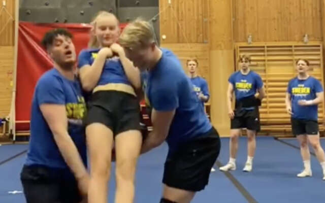 Cheerleader levert een bijna perfecte oefening af