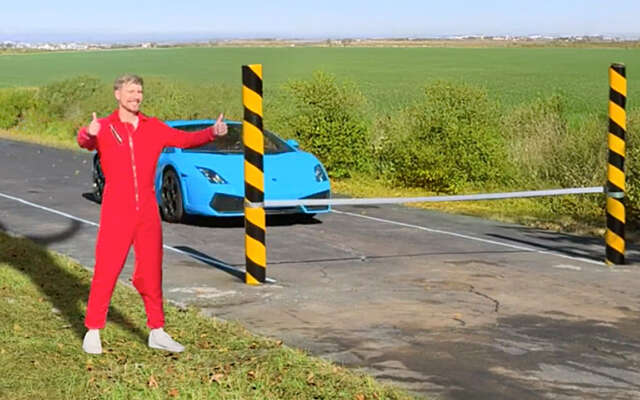 Verdeeldheid over MrBeast die voor de lol een peperdure Lamborghini sloopt met ducttape