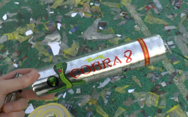 Die keer dat ze met een cobra 8 een telefoonboek in een miljoenmiljard stukjes knalden