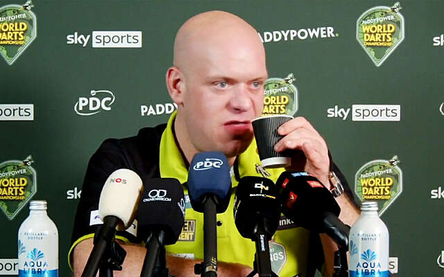 Verontwaardigde Michael van Gerwen haalt uit naar journalist: "Niet van die domme vragen stellen"