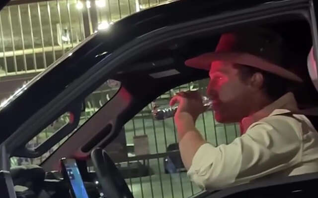 Opeens staat Matthew McConaughey in het verkeer naast je