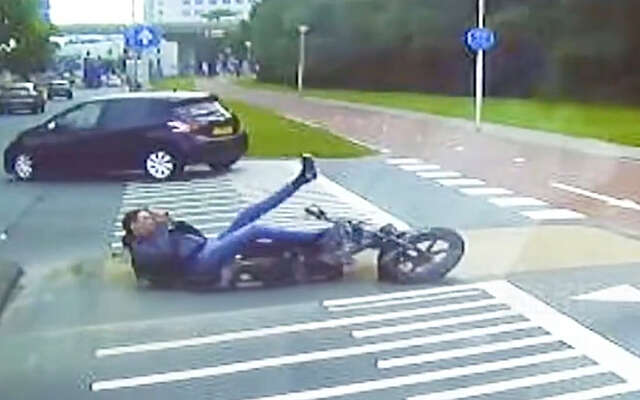 Fatbiker compleet van z'n sokken gereden, Peugeot gaat er vandoor