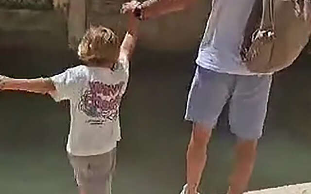 Vader en zoon hebben het naar hun zin op verkansie
