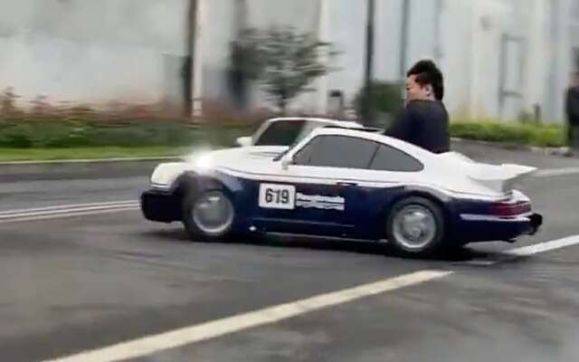 Hebben: De Mini Porsche 911 waar je de hele buurt mee door kan driften