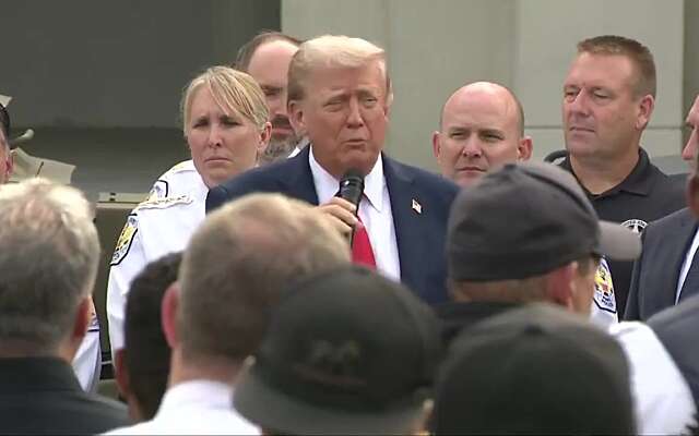 Donald Trump noemt zichzelf grasexpert tijdens vreemde speech die viraal gaat