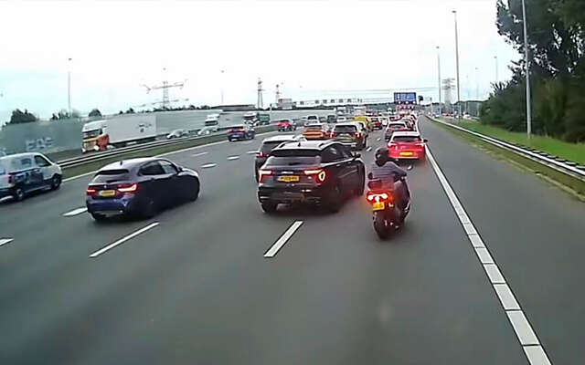 Live 'Wegmisbruikers' op de A8: Opgefokte alfamannetjes hebben fittie