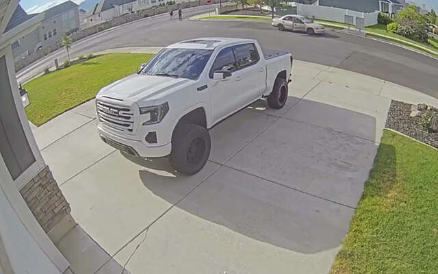 Pechvogel verliest zijn vriendin én auto als hij bocht te scherp neemt