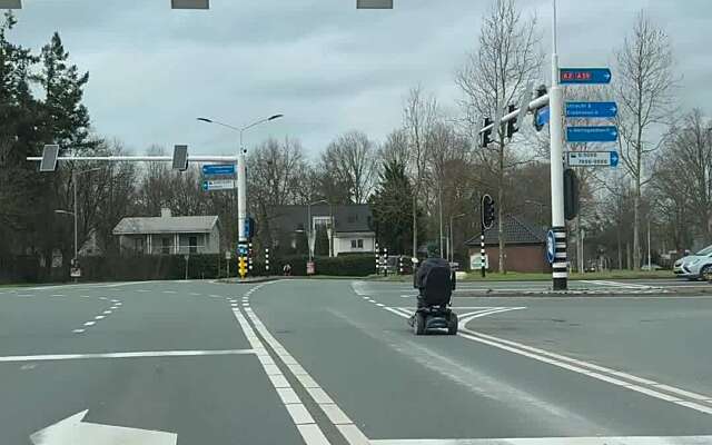 Ik rijd hier op m'n scootmobiel, mag dat?