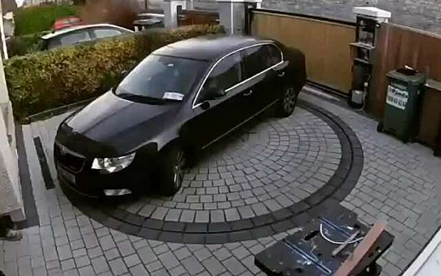 Superhandige "parkeerschijf" als je een kleine oprit hebt